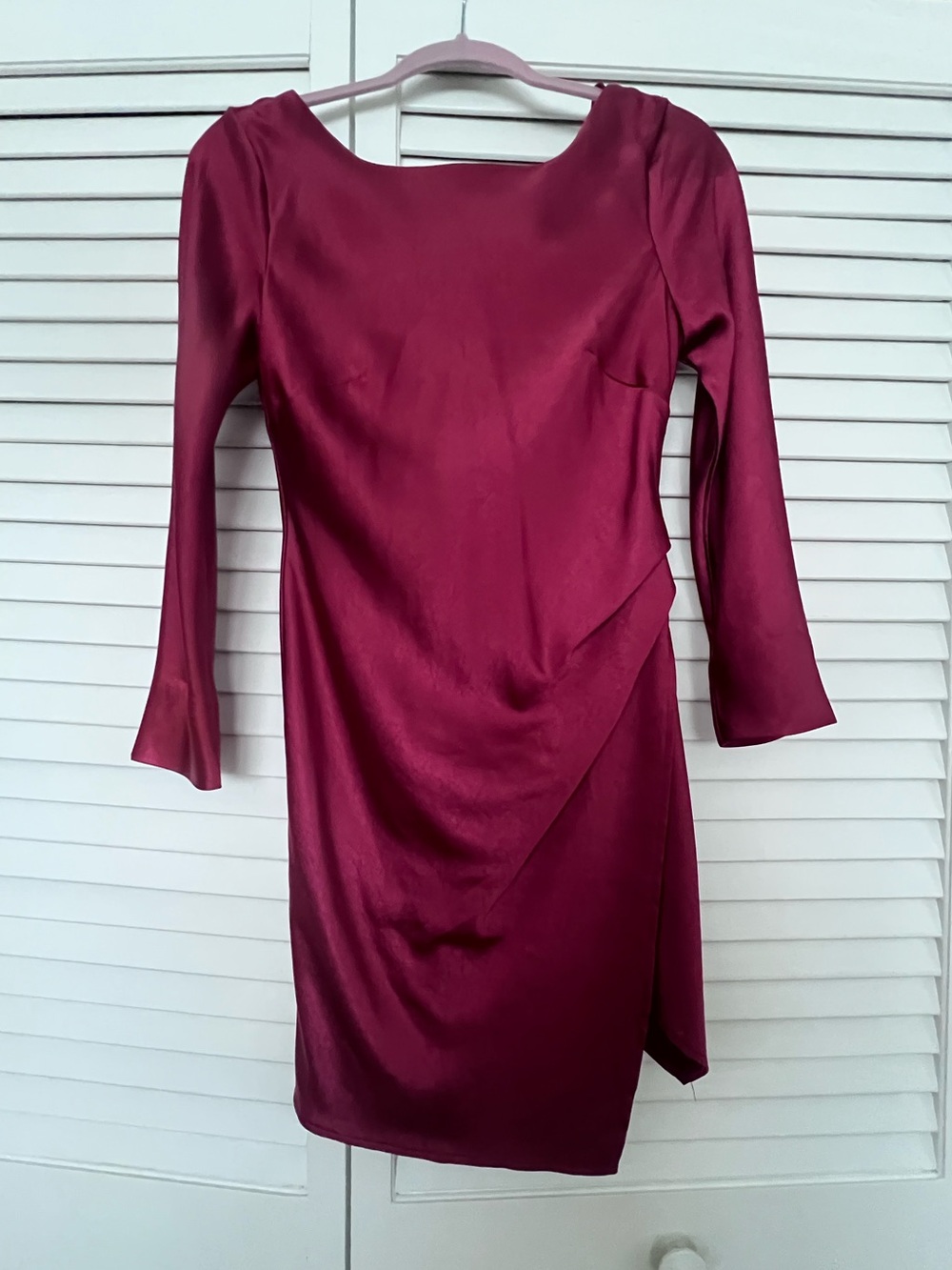 Elegant Burgundy Long-Sleeve Sheath Dress